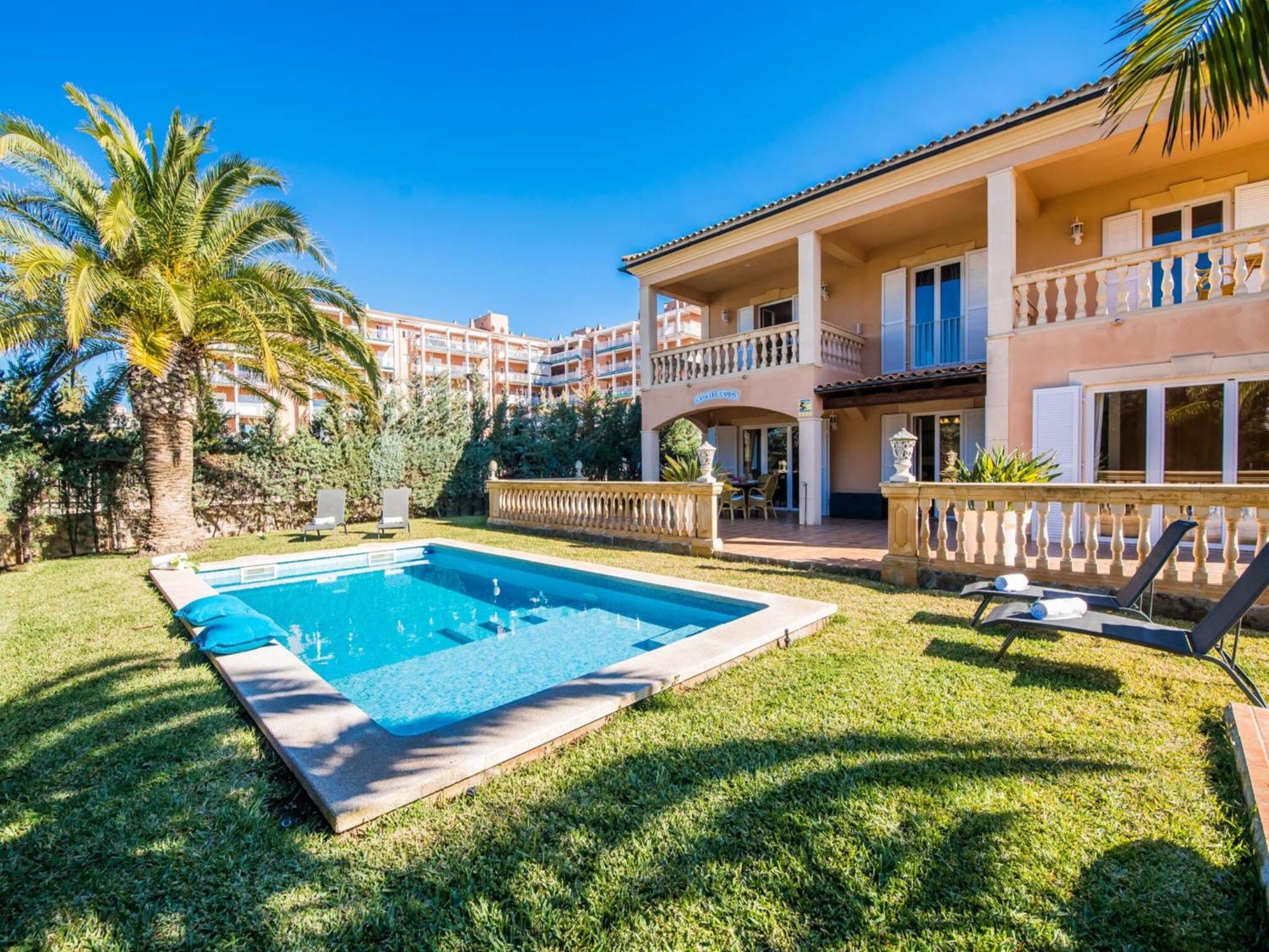 Ferienhaus Elegant With Garden Alcúdia