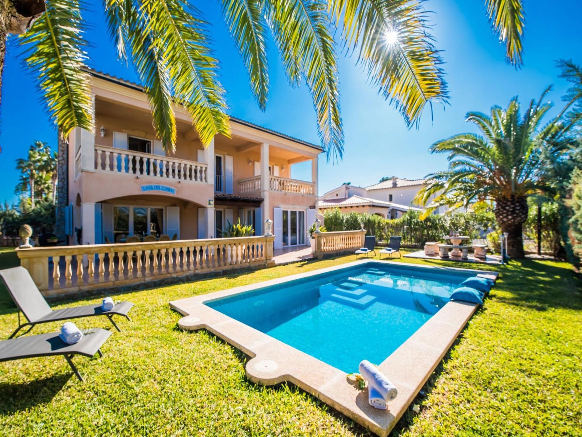 Ferienhaus Elegant With Garden Alcúdia